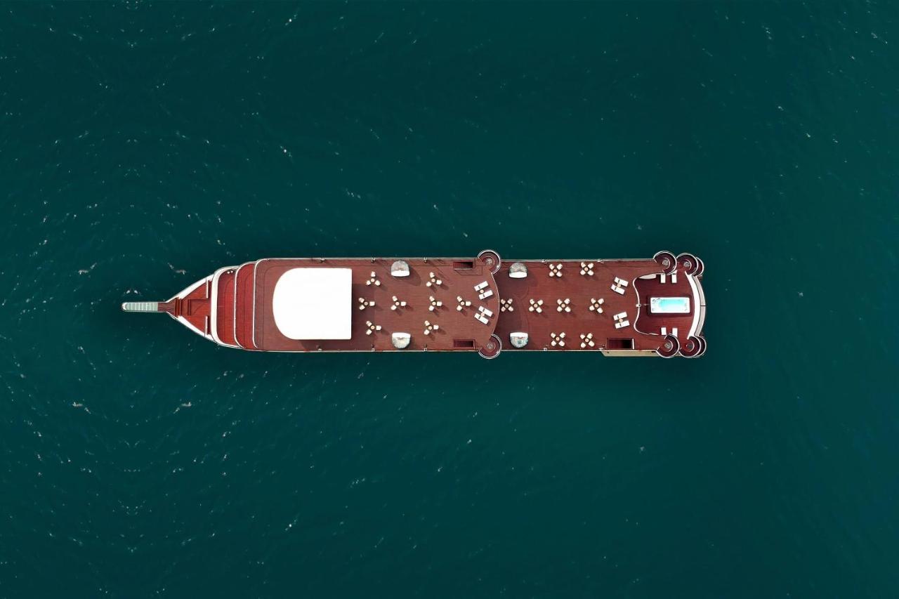Ambassador Cruise Halong Bay Hotel ฮาลอง ภายนอก รูปภาพ