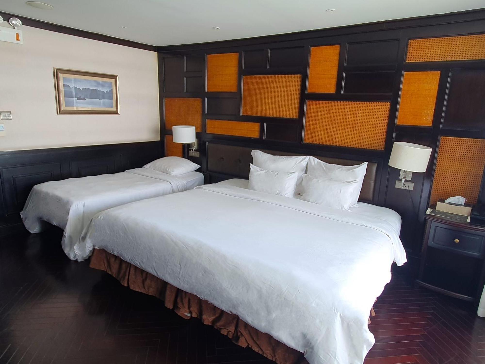 Ambassador Cruise Halong Bay Hotel ฮาลอง ภายนอก รูปภาพ