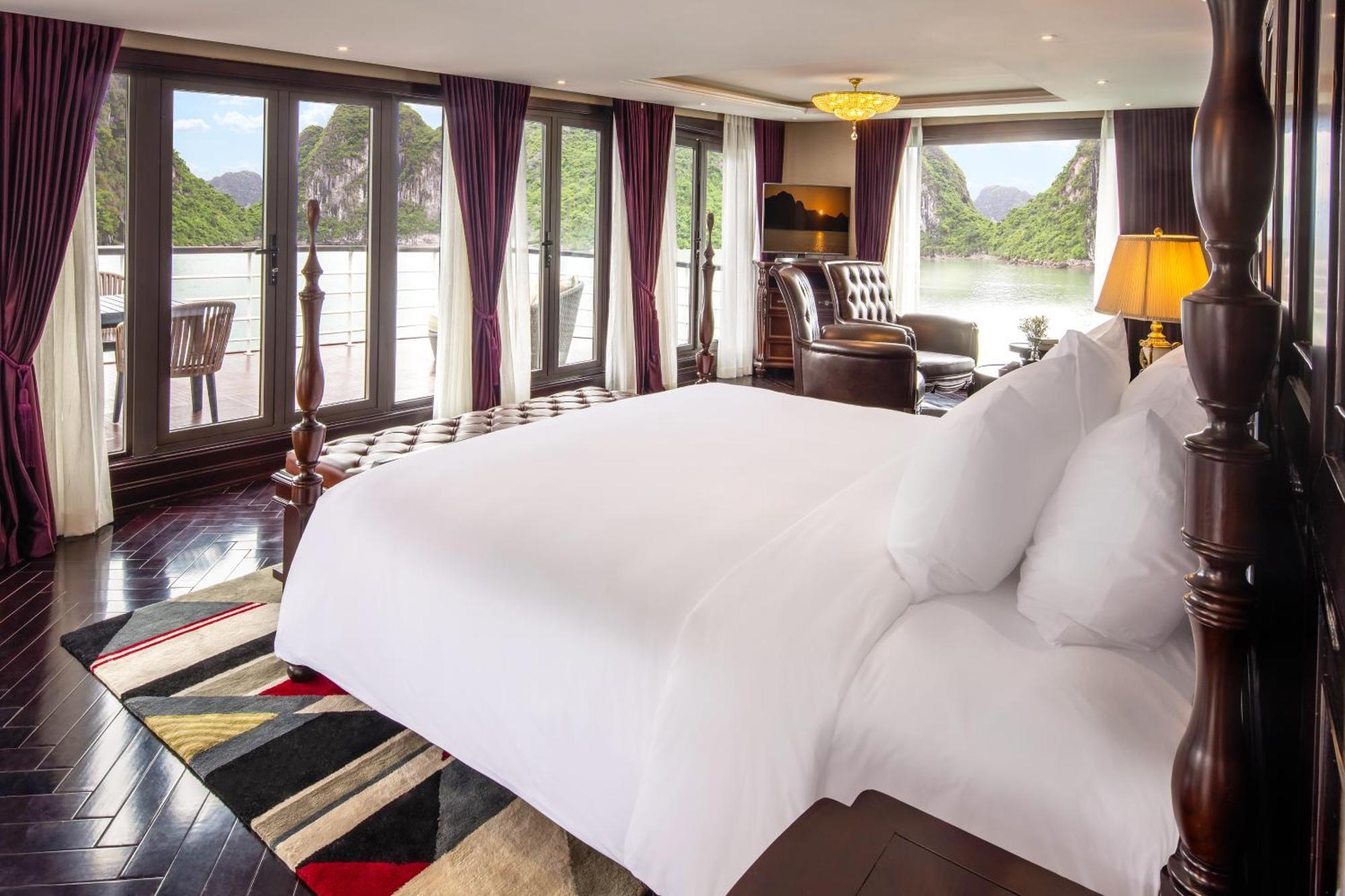 Ambassador Cruise Halong Bay Hotel ฮาลอง ภายนอก รูปภาพ