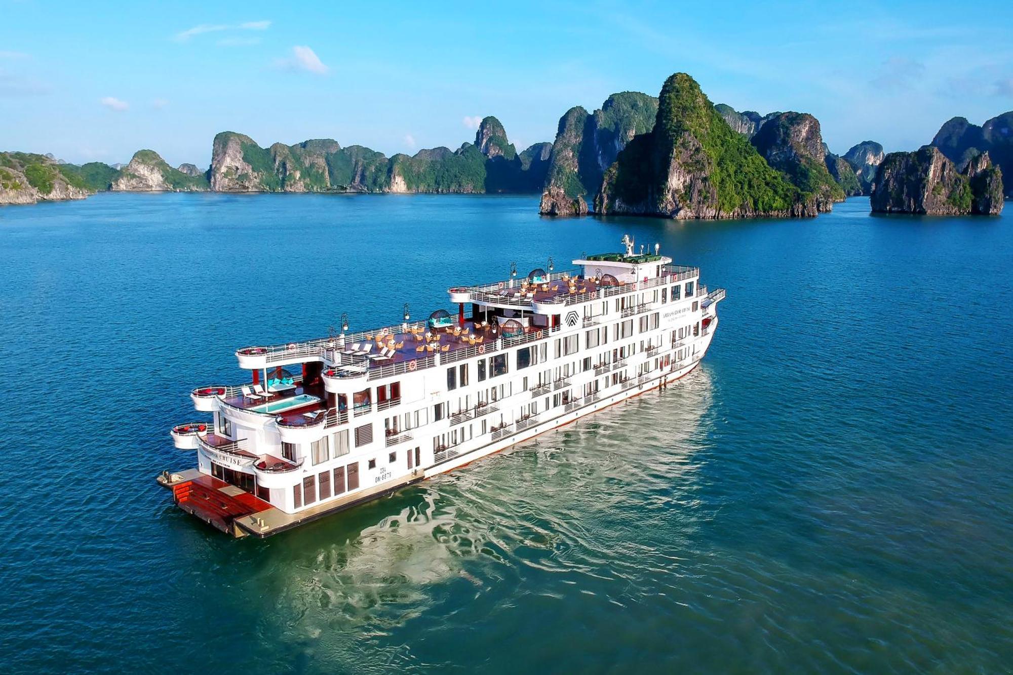 Ambassador Cruise Halong Bay Hotel ฮาลอง ภายนอก รูปภาพ