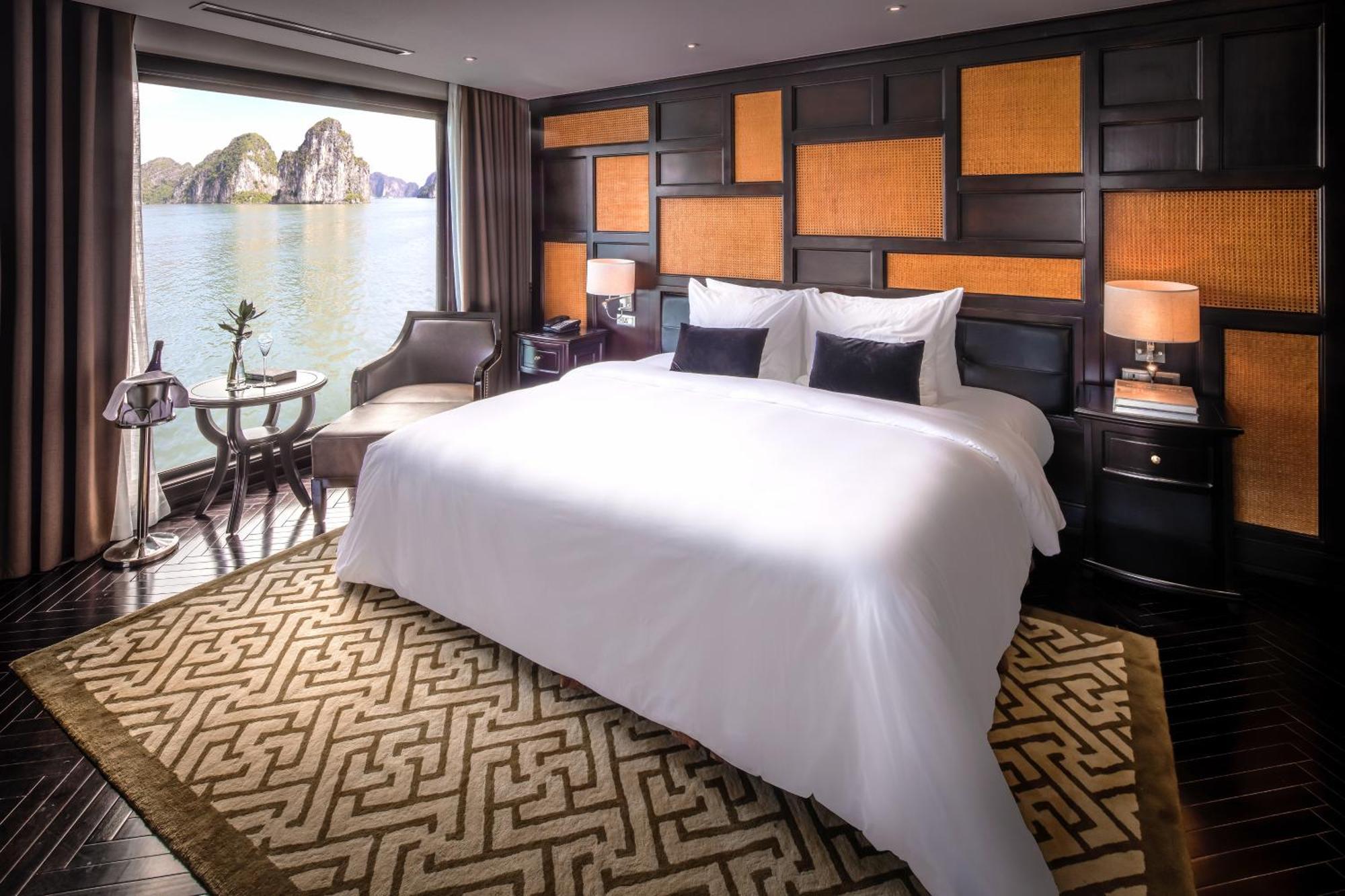 Ambassador Cruise Halong Bay Hotel ฮาลอง ภายนอก รูปภาพ