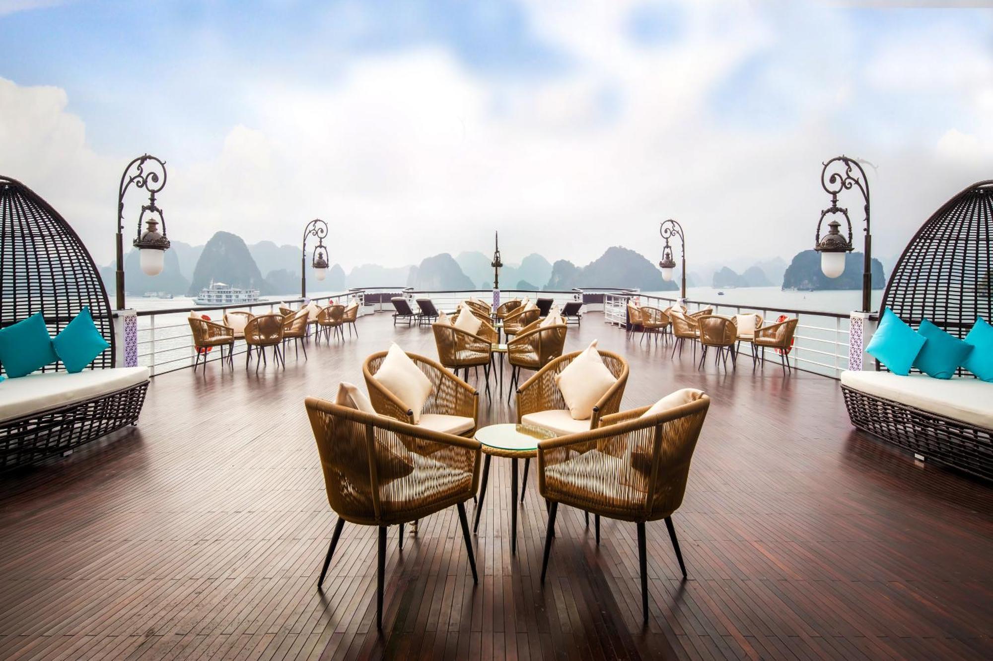 Ambassador Cruise Halong Bay Hotel ฮาลอง ภายนอก รูปภาพ