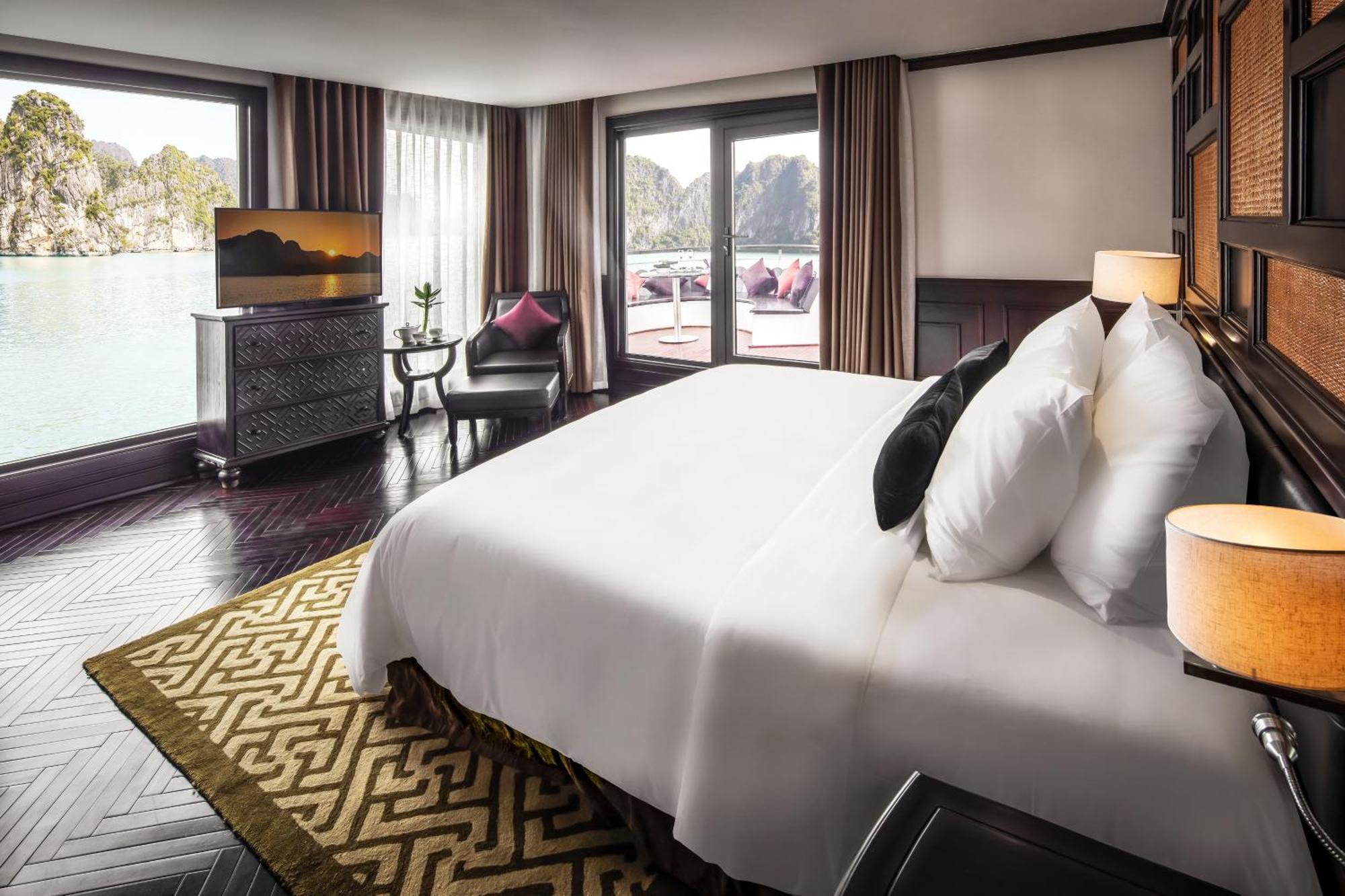 Ambassador Cruise Halong Bay Hotel ฮาลอง ภายนอก รูปภาพ