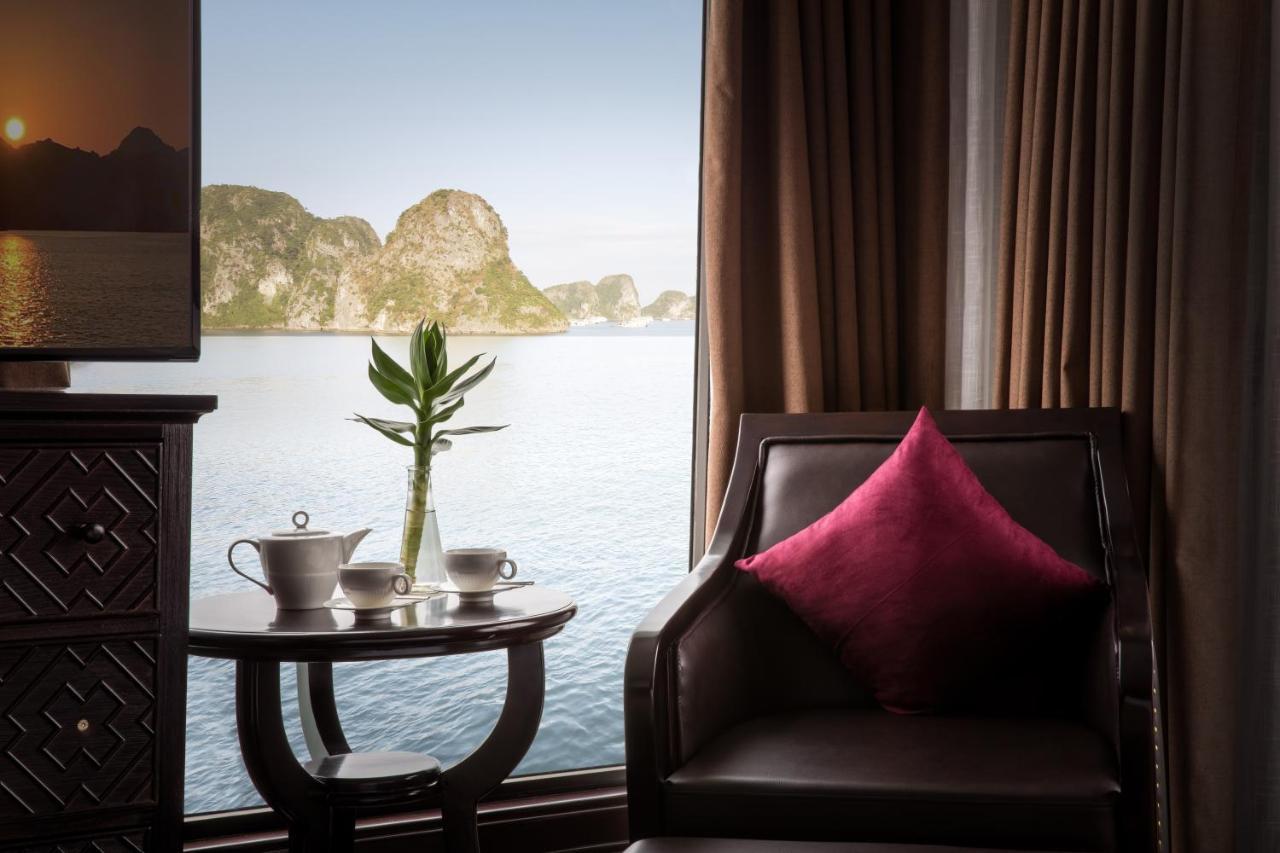 Ambassador Cruise Halong Bay Hotel ฮาลอง ภายนอก รูปภาพ